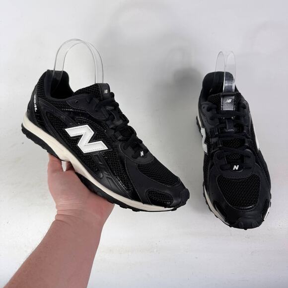 New Balance 204L Sneakers Men's 8 Black Timberwolf Low Top Athletic Shoes